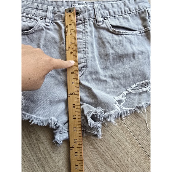 Free People Cloudy Grey Distressed High Waisted Button Fly Shorts Size 31 - Picture 8 of 10